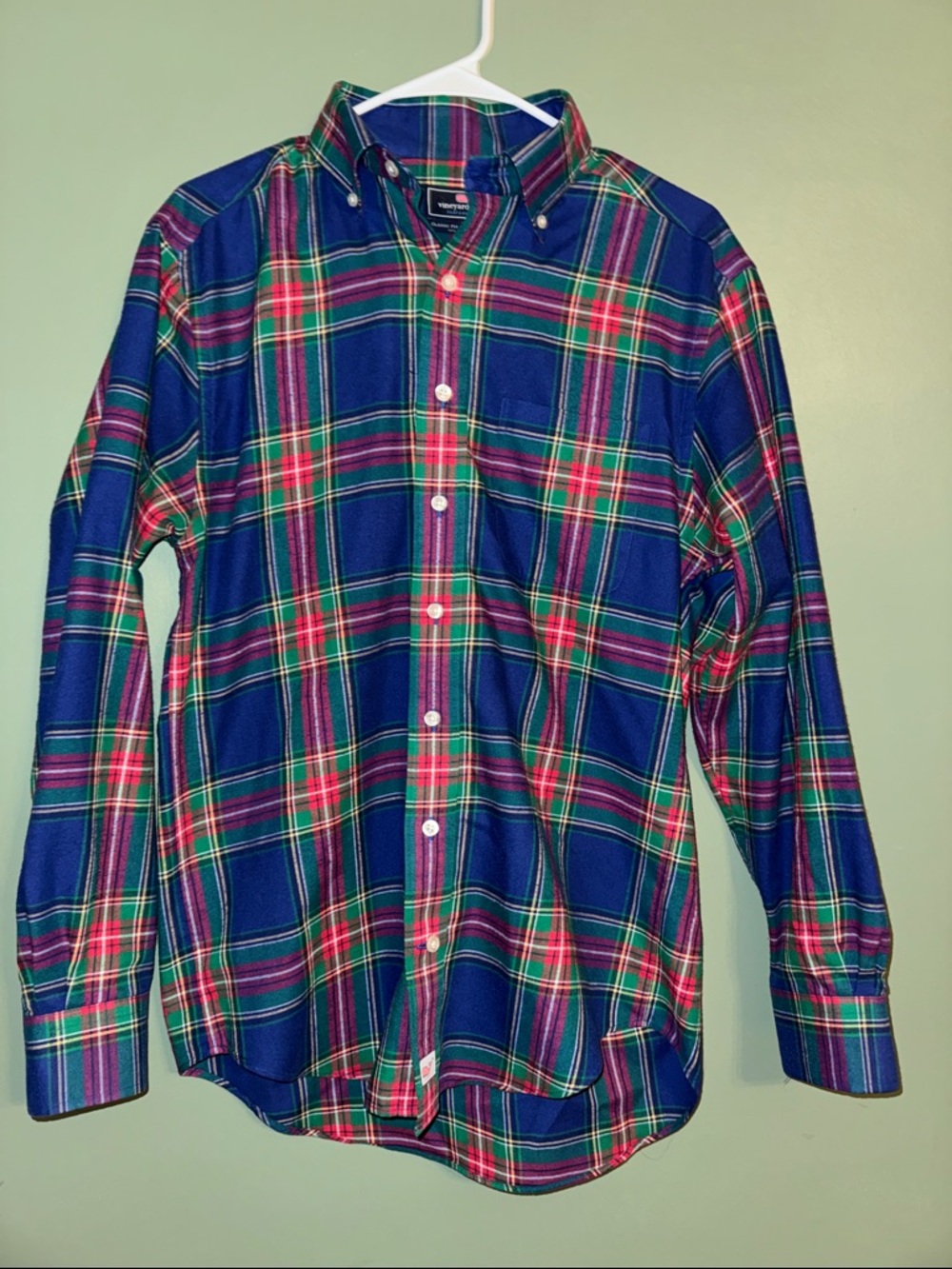 Vineyard Vines Murray button-up shirt in a blue plaid pattern Small